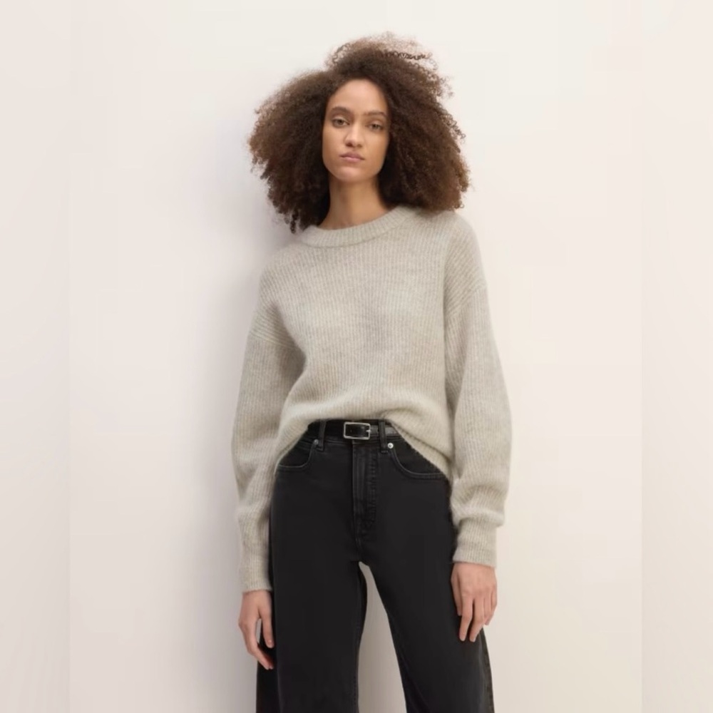 Everlane Women's Alpaca Crew Neck Sweater Almond